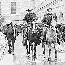 Cross Country Horseback Riders Arrive at the White House