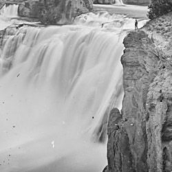 Photograph of Shoshone Falls in Idaho
