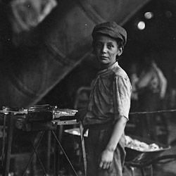 Photograph of Glass Factory Worker Rob Kidd