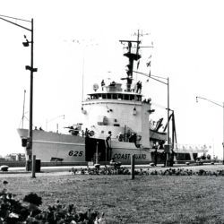 USCGC 625 in St. Lawrence Seaway