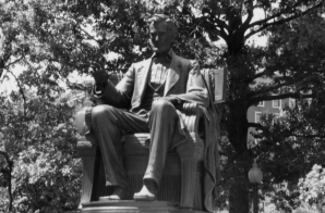 Seated Lincoln Statue, Indianapolis, IN