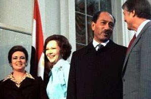 Carters Welcome Egyptian President Sadat and his wife