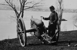 Artillery soldier with cannon